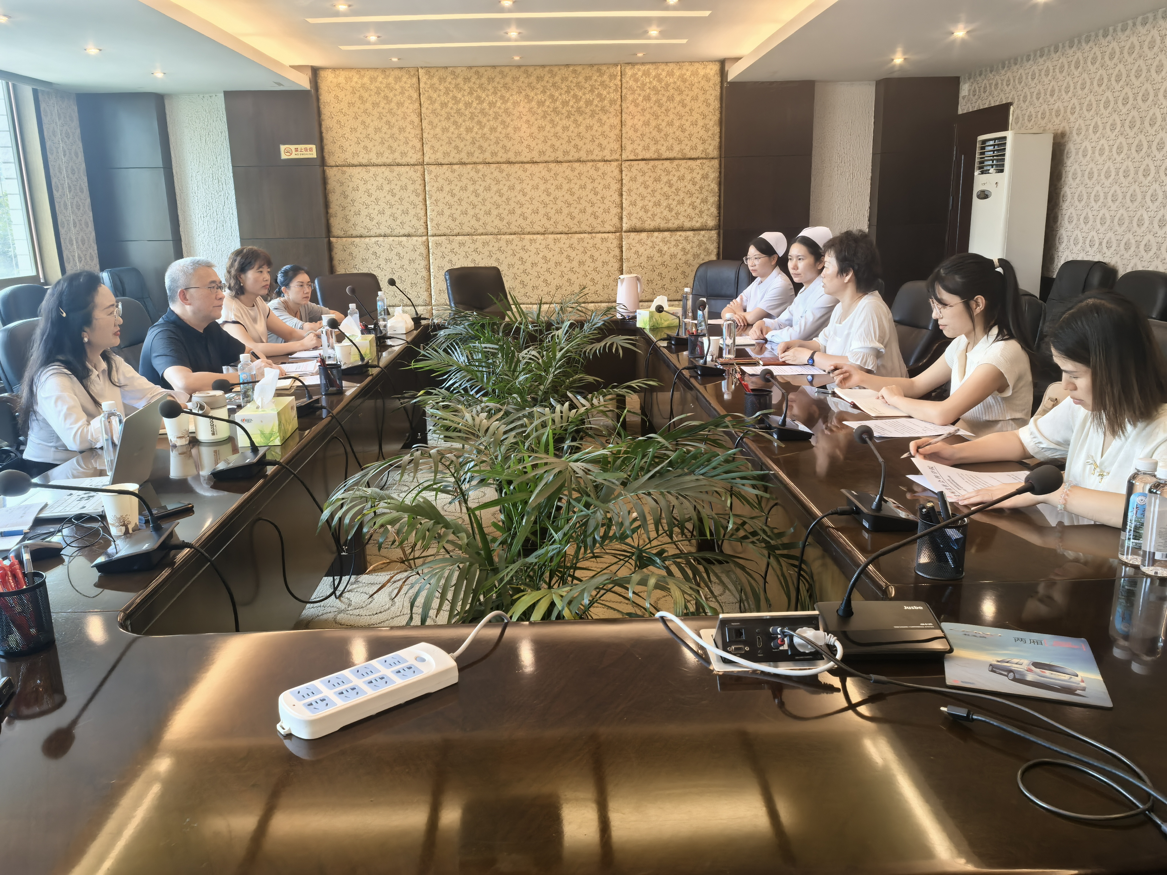省社科院课题组赴贵州医科大学护理学院开展养老护理产业专项调研