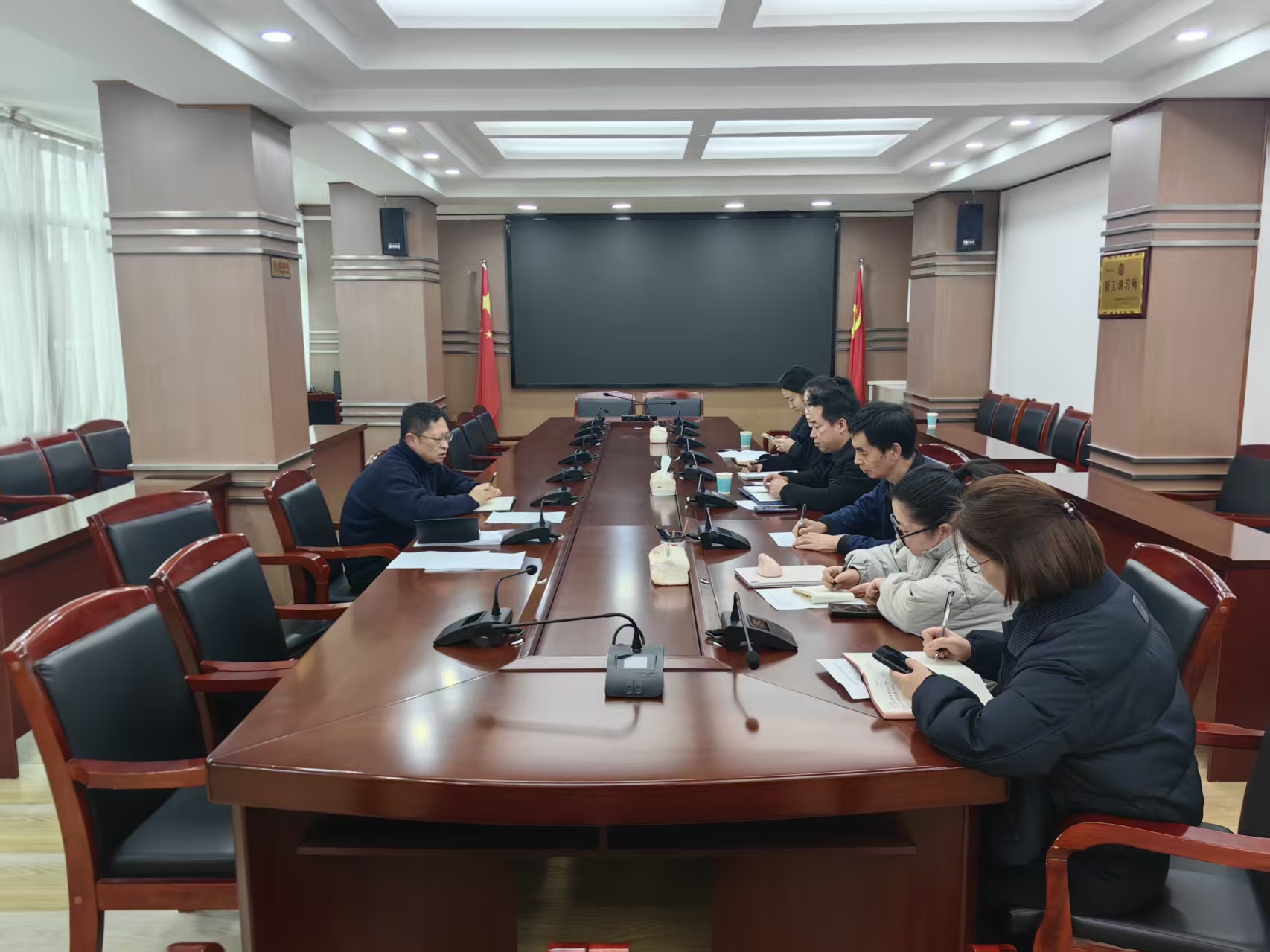 贵州省社科院副院长赵普与党外知识分子开展集中谈心谈话