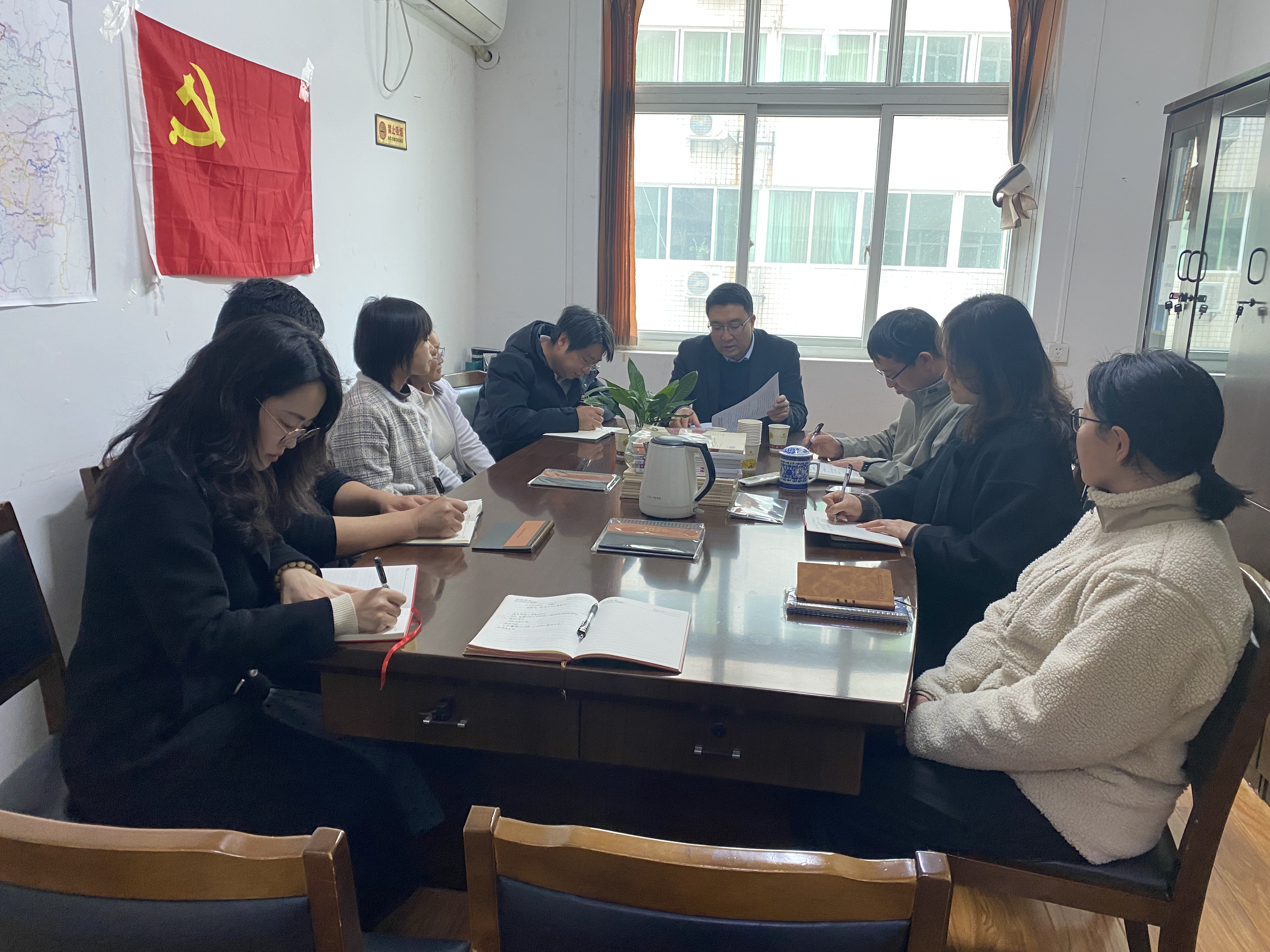 贵州省社科院党委常委、副院长谢忠文同志到民族所上专题党课